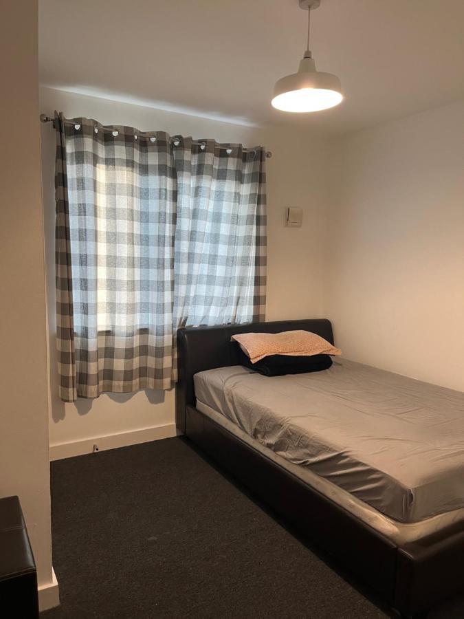 Double Bedroom With Ensuite イルフォード エクステリア 写真