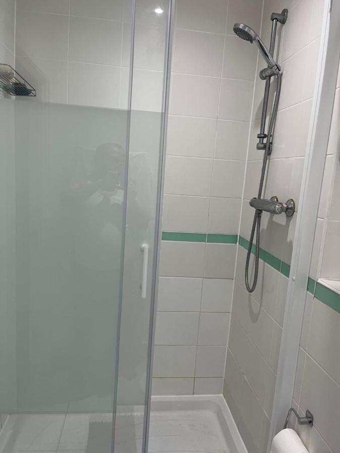 Double Bedroom With Ensuite イルフォード エクステリア 写真